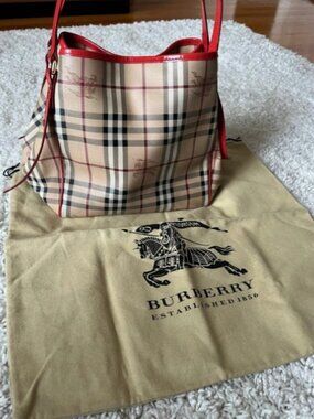 BURBERRY LARGE HORSEFERRY PURSE WITH MATCHING POUCH, WALLET & DUST BAG